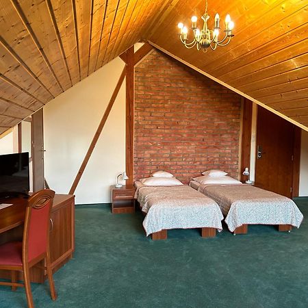 Hotel Salamandra Hoczew Bagian luar foto
