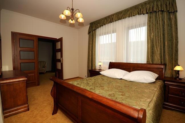 Hotel Salamandra Hoczew Bagian luar foto