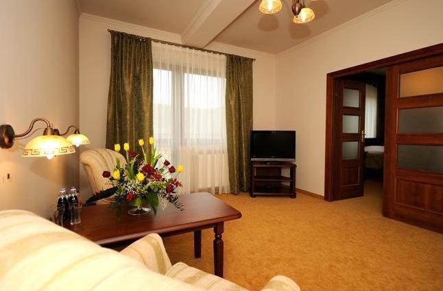 Hotel Salamandra Hoczew Ruang foto